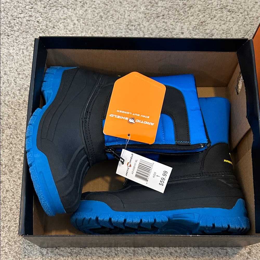 NWT Artic Shield Snow Boots, 1
